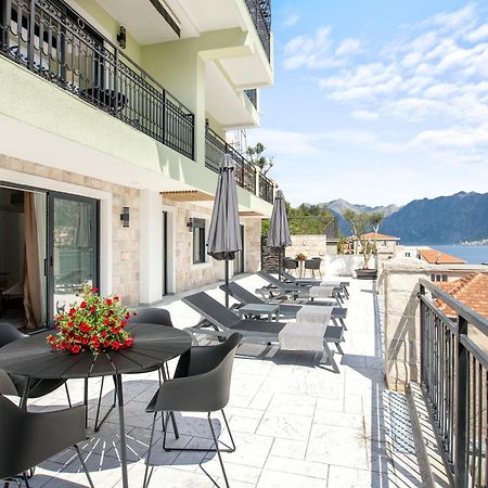 Dekaderon Lux Apartments Cattaro Esterno foto