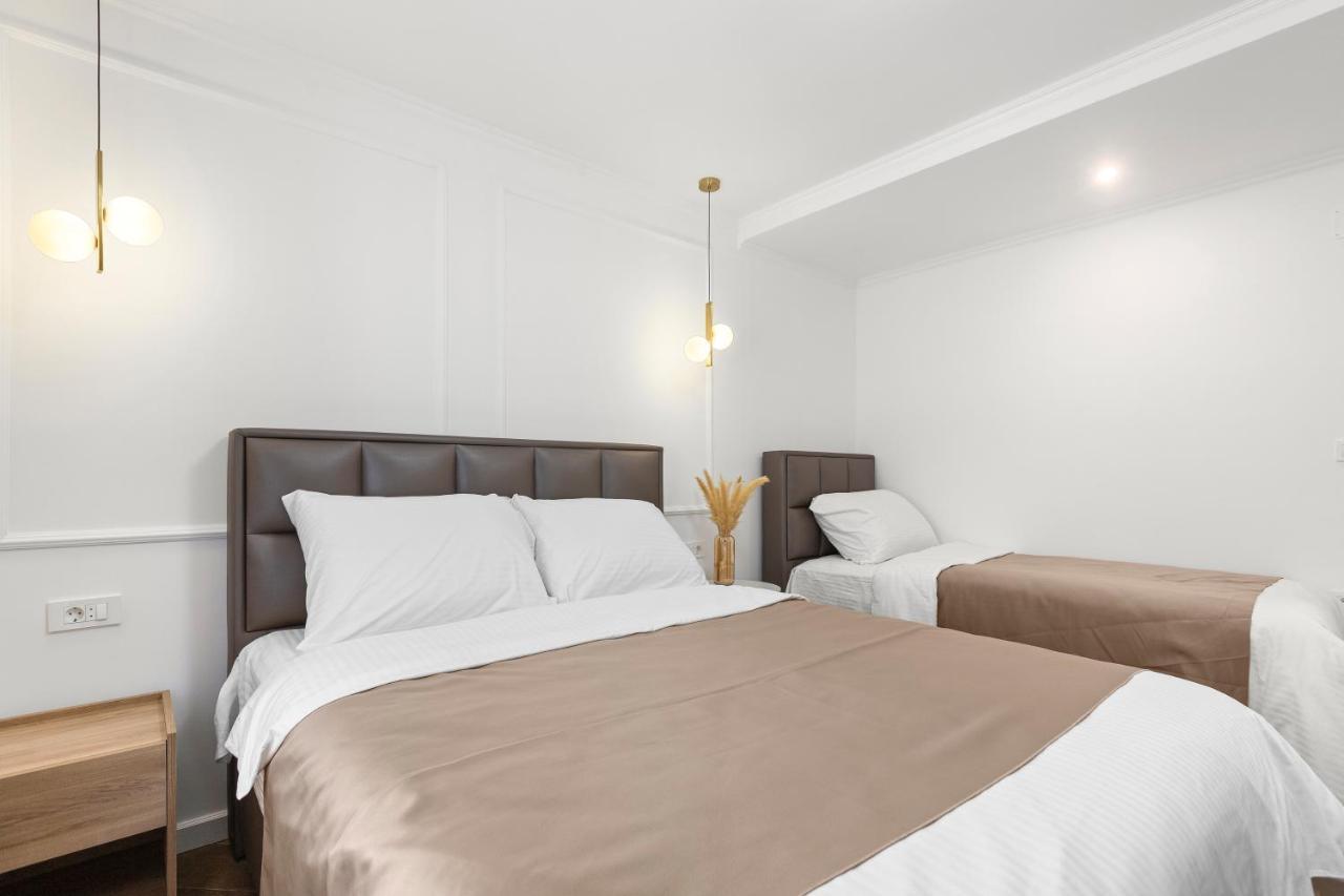 Dekaderon Lux Apartments Cattaro Esterno foto