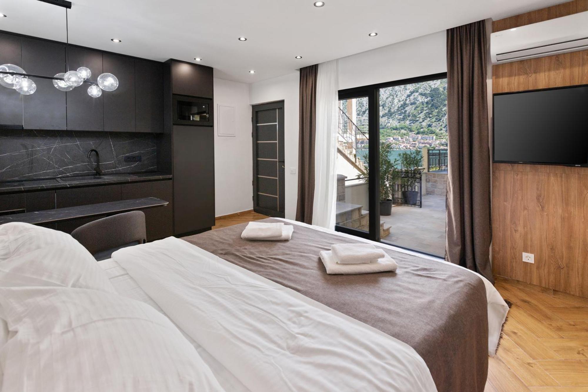 Dekaderon Lux Apartments Cattaro Esterno foto