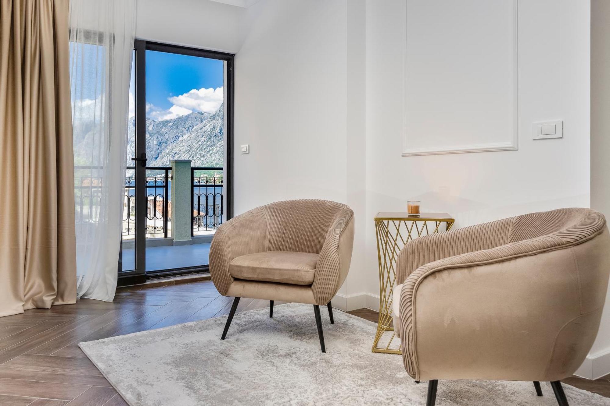 Dekaderon Lux Apartments Cattaro Esterno foto