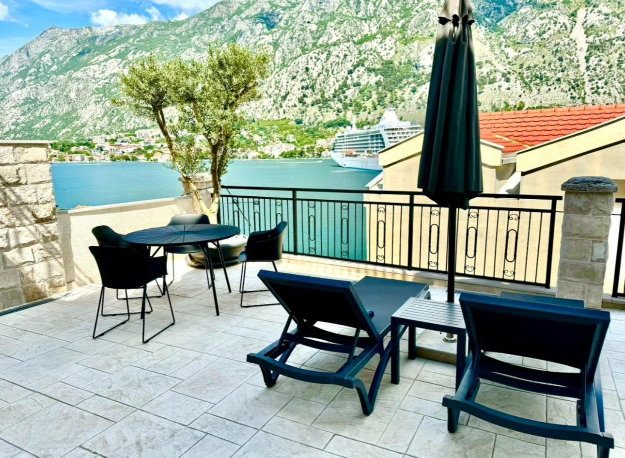 Dekaderon Lux Apartments Cattaro Esterno foto